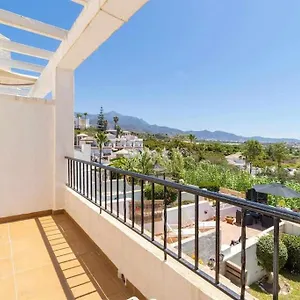 Tropicana Townhouse, 2 Bedroom Next To The Pool Nerja